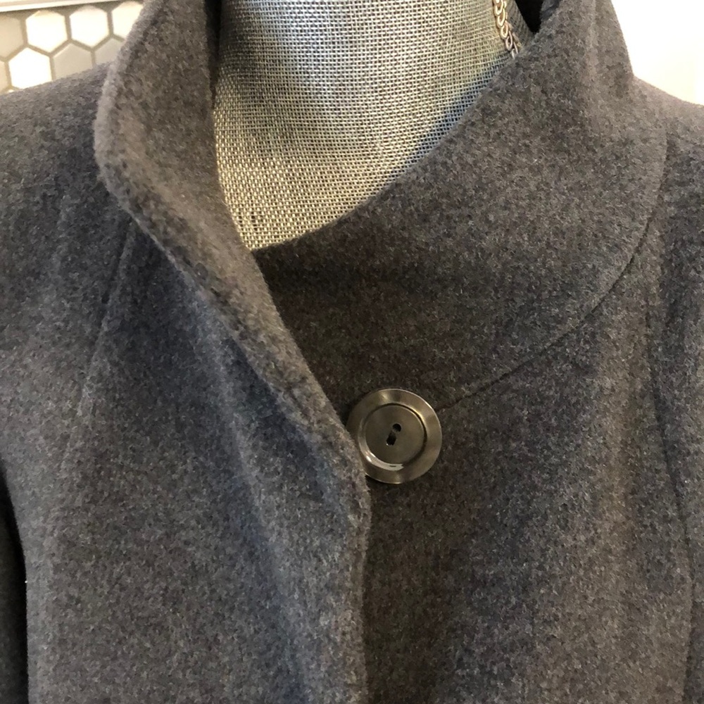 Coats - Picture 2 of 3